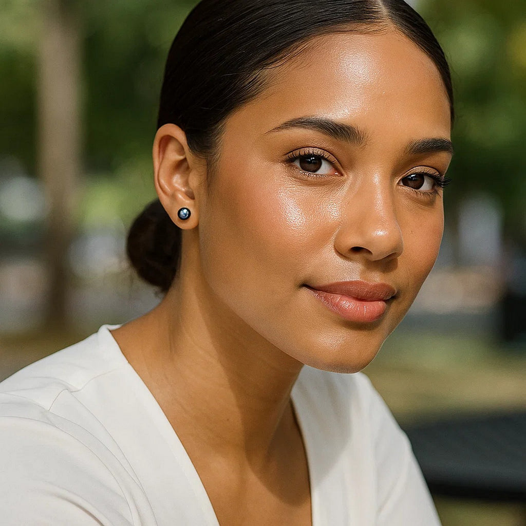 14k Yellow Gold Cultured Black Pearl Stud Earrings (6mm)